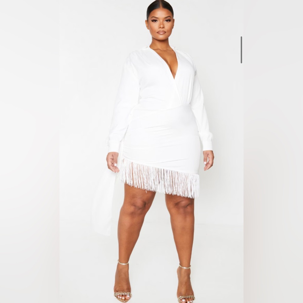 Plus White Long Sleeve Tassel Hem Drape